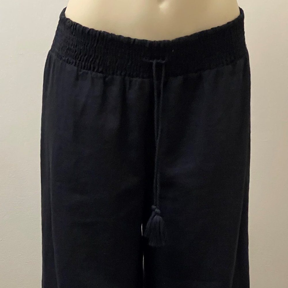 Pants Women's, Size (L-G) Black, elastic waist with drawstring for adjustment.